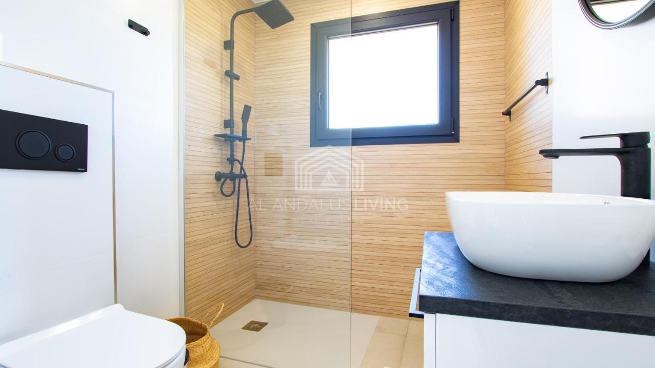 Panoramic Sea Views And Direct Access To The Beach From The Community In Torrenueva Apartment มาลากา ภายนอก รูปภาพ